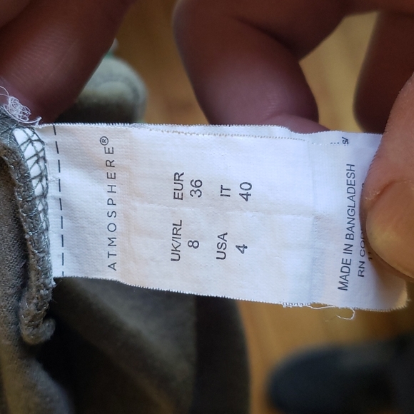 short sleeve tee size 4 "Sport Academy " captioned - Picture 7 of 8